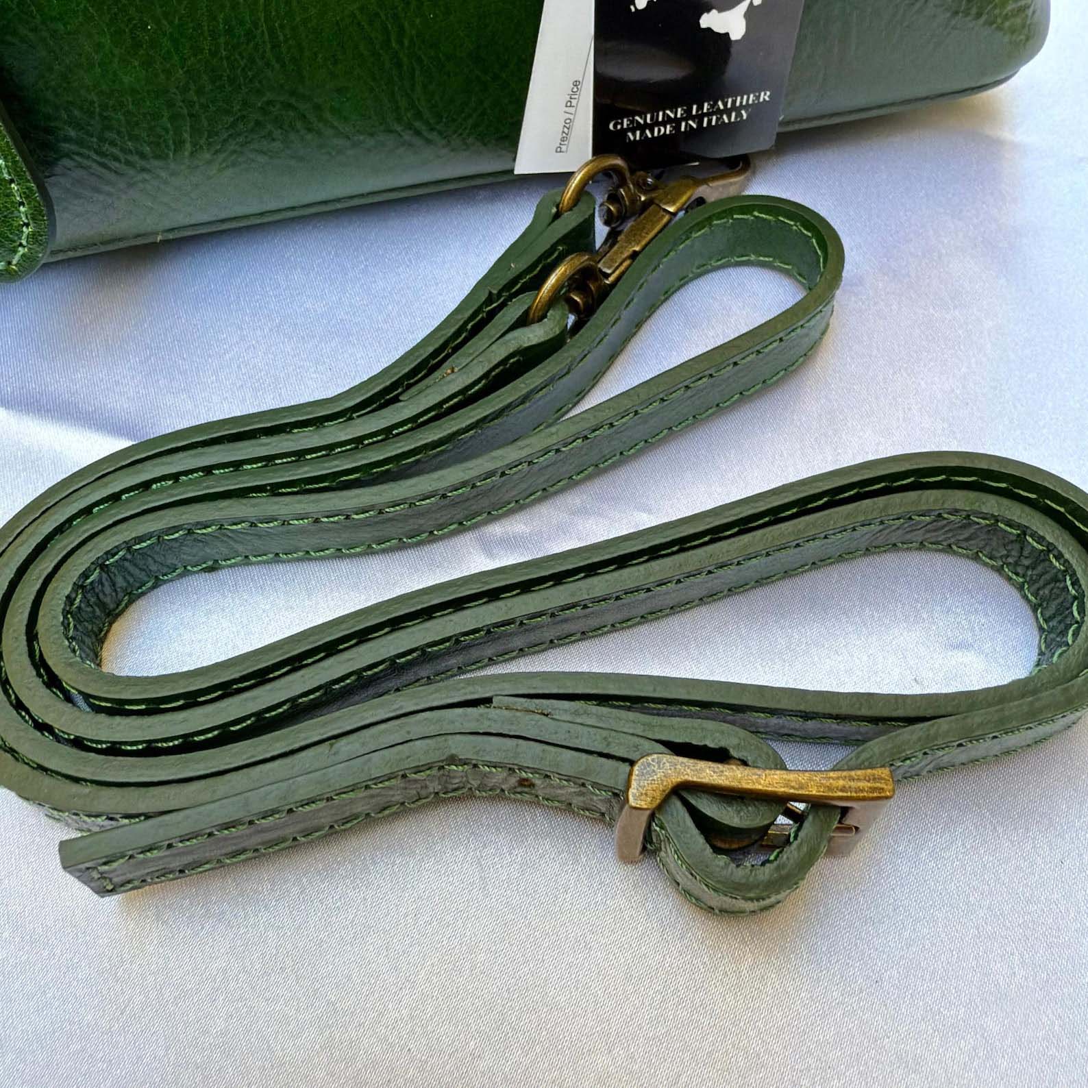 Handmade Italian Leather Tote: Elegant Green Shoulder Bag