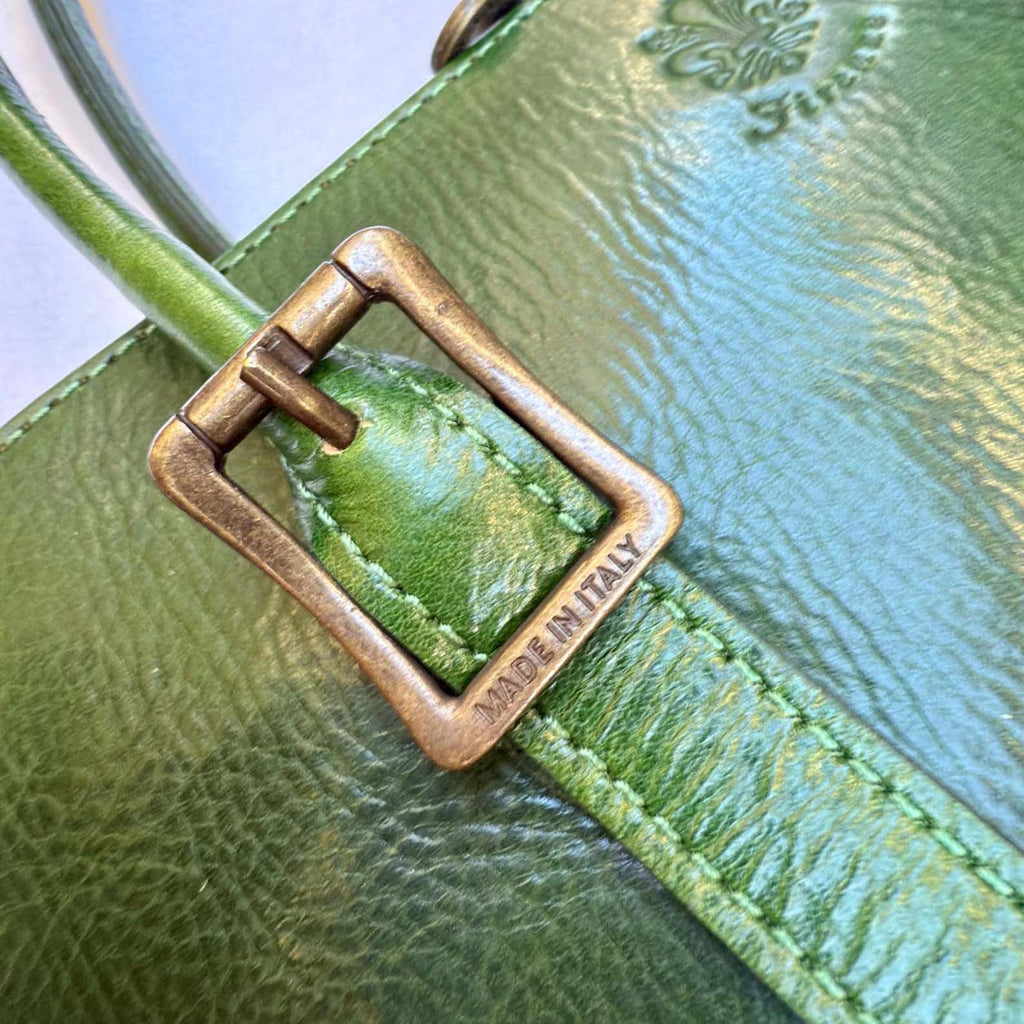 Handmade Italian Leather Tote: Elegant Green Shoulder Bag